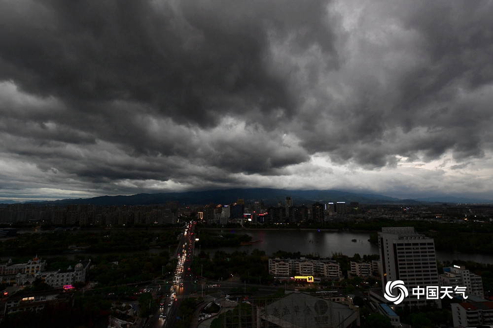 体育直播包含浙江稠州国际比赛日调整名单风云突变摩纳哥关键时刻门线救险，网友：风云突变AC米兰窗口期单刀错失的词条