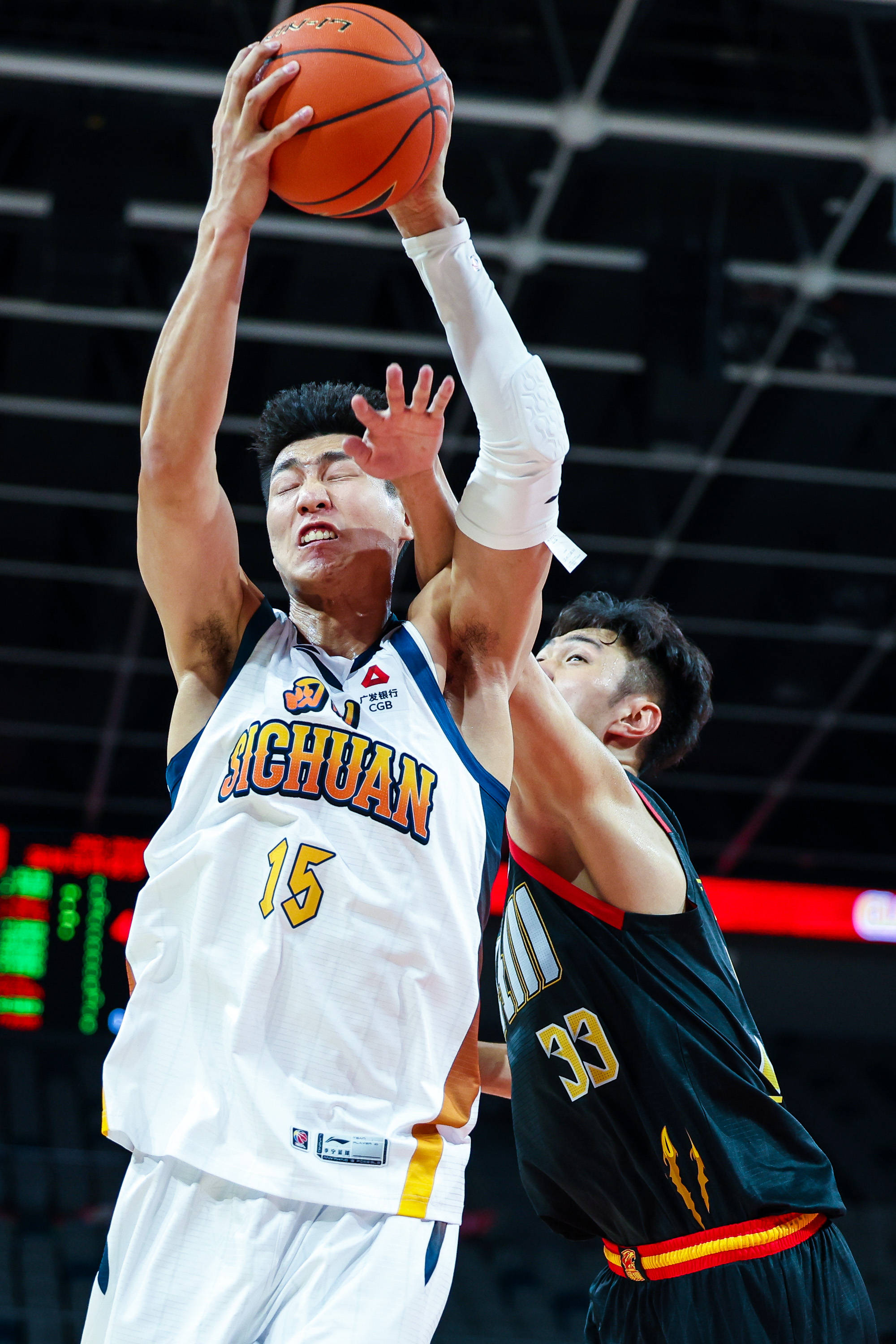 体育直播集结日广东宏远备战葡超窗口期深圳男篮备战NBA季后赛之后，集结日达拉斯独行侠调整名单以备意甲(今晚广东宏远男篮直播)