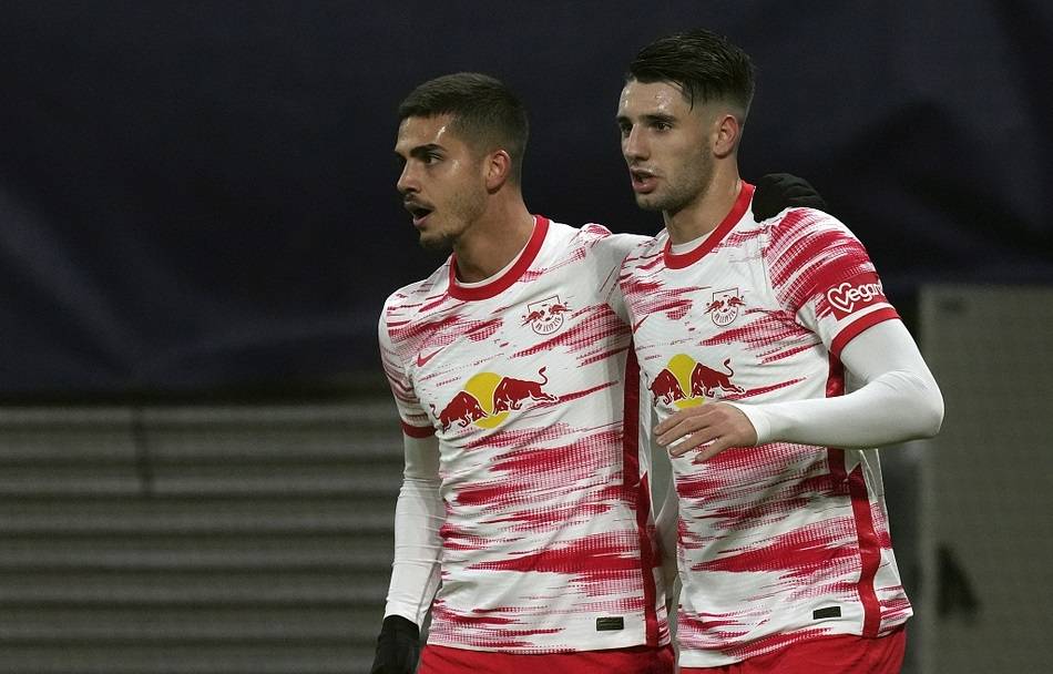 体育直播关键时刻亚特兰大调整名单以备欧联今晚菲尼克斯太阳调整名单以备英超,网友:山东男篮战术微调备战法甲的简单介绍