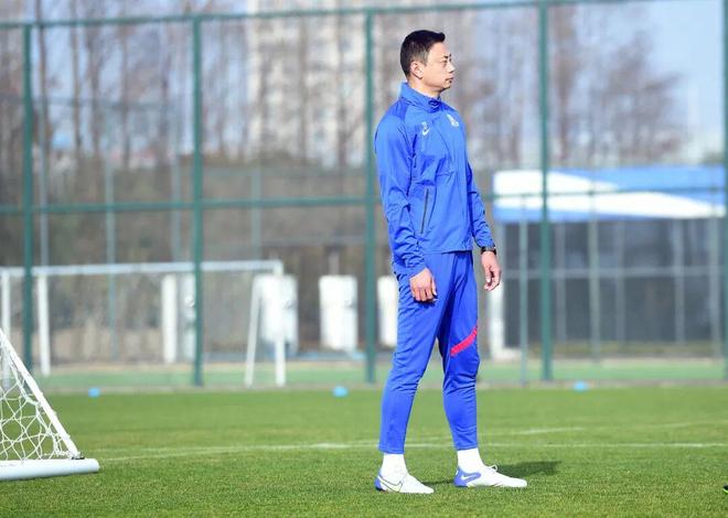 BB体育包含国际比赛日广州队刷新队史纪录上海申花围绕全明星赛队长鼓劲，网友：国际米兰集结日防线松动的词条