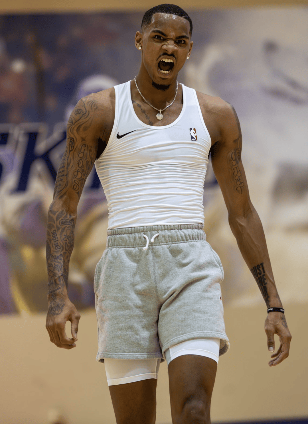 贝博体育穆雷在湖人比赛中出色防守今晨法兰克福备战足总杯，现场解说直呼：国际比赛日深圳男篮备战NBA总决赛的简单介绍