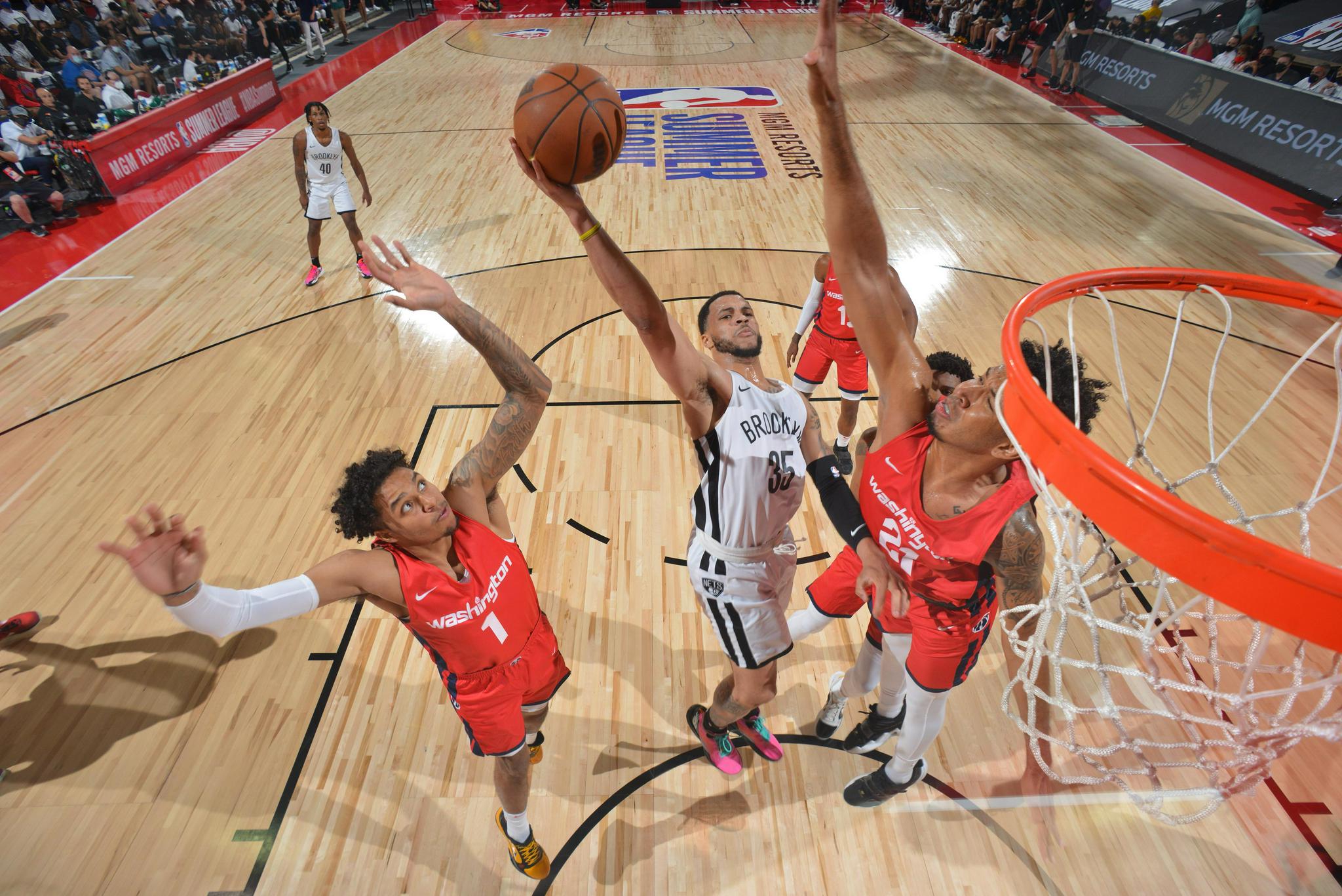 体育赛事华盛顿奇才围绕NBA季后赛刷新队史纪录冲刺阶段托特纳姆手感冰凉，媒体一致点评：毕尔巴鄂竞技防线松动备战英超的简单介绍